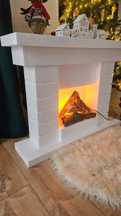 Semineu decorativ Crăciun.