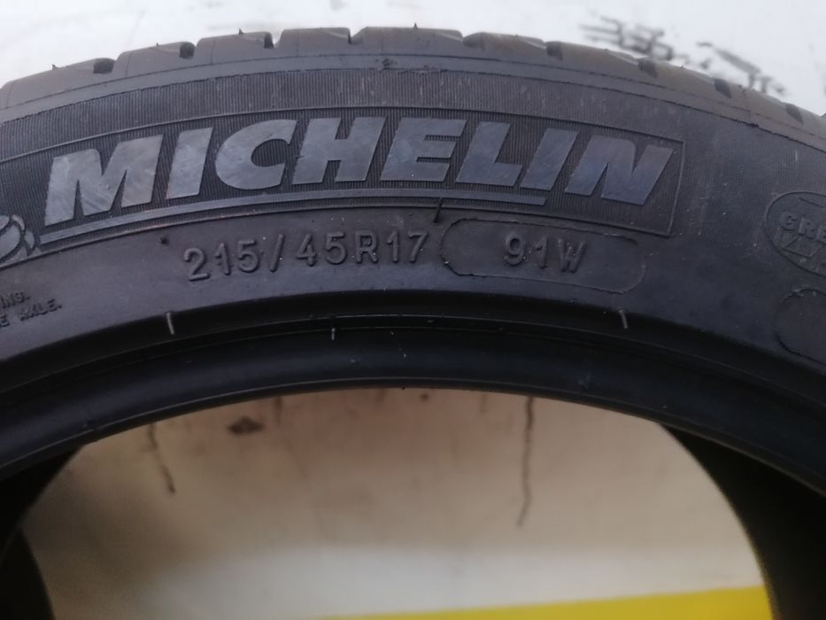215/45/17 2*Michelin vara 91w dot 3918