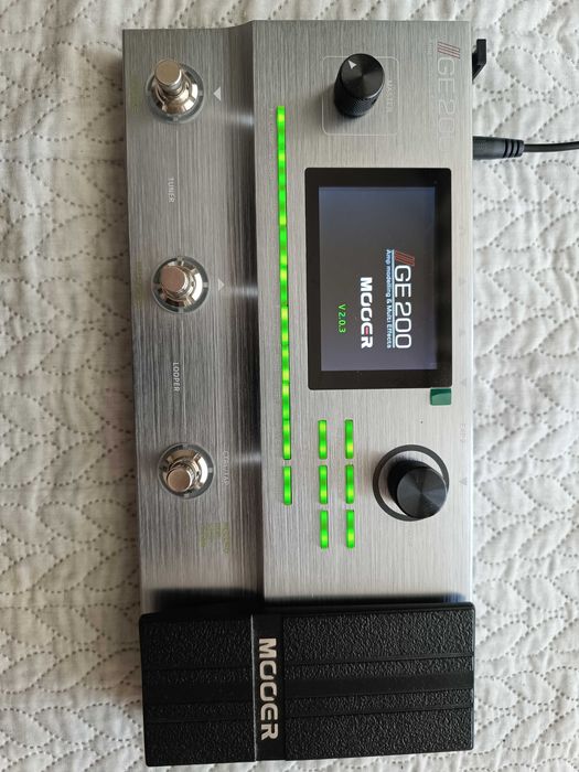 Процесор Mooer GE200