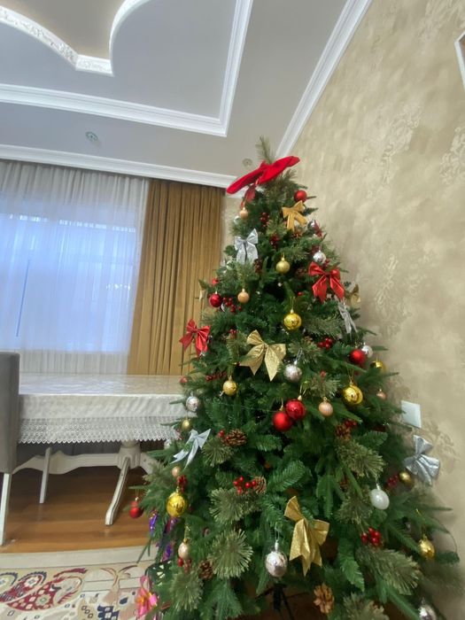 Елка продается 2,10см