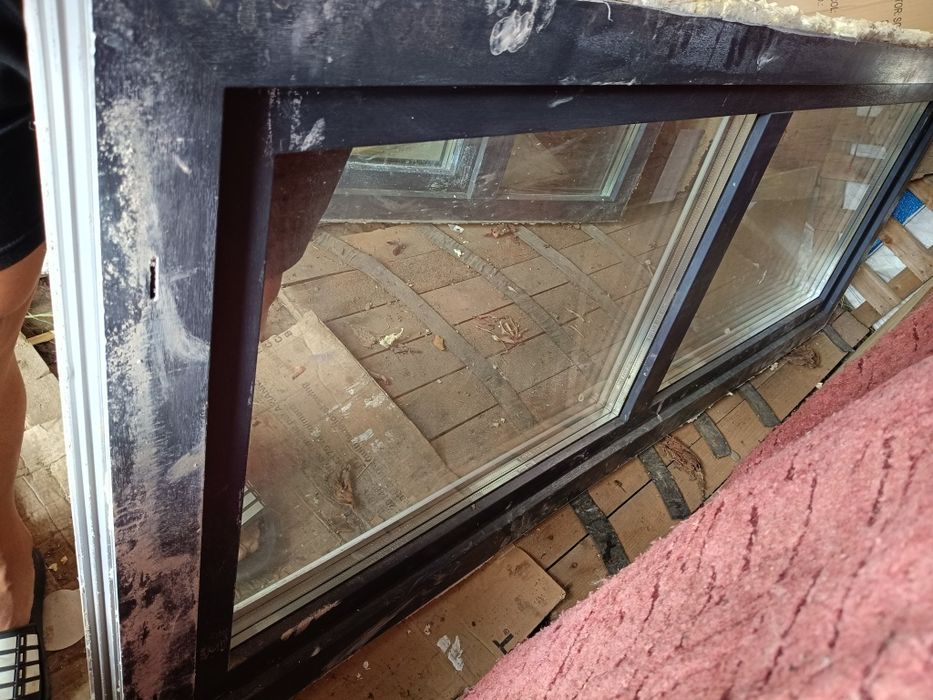 Vând Fereastră PVC și Ușă de balcon Salamander