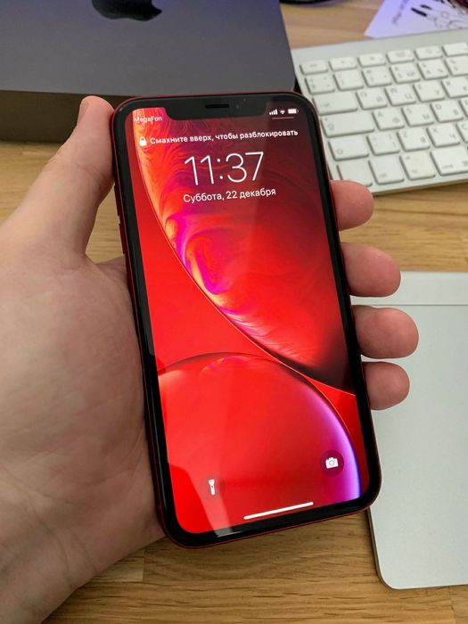 Продам iPhone XR 128