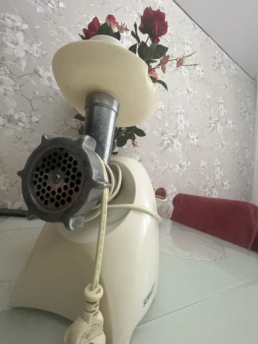 Электромясорубка Scarlett