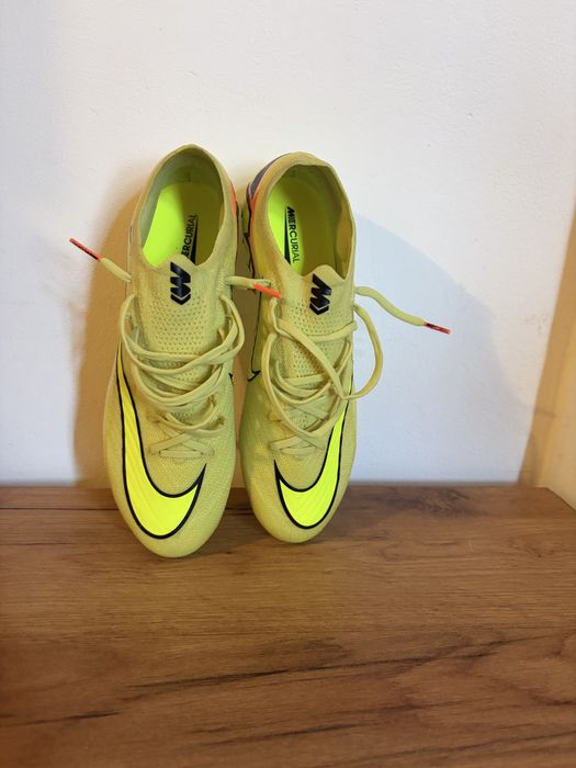 Vand ghete de fotbal