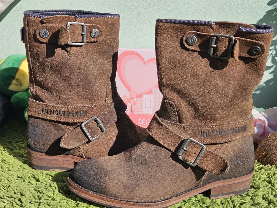 Tommy Hilfiger ботуши естествен велур N36