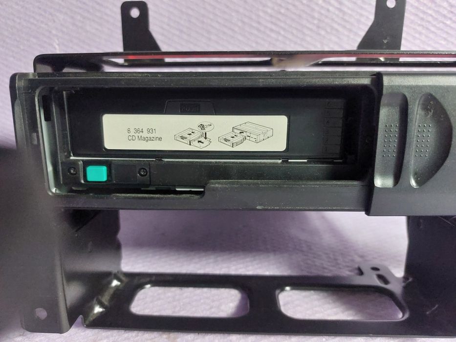 Magazie CD BMW E81 E82 E87 E88 E90 E91 E92 E93 E84 Cod 9196669