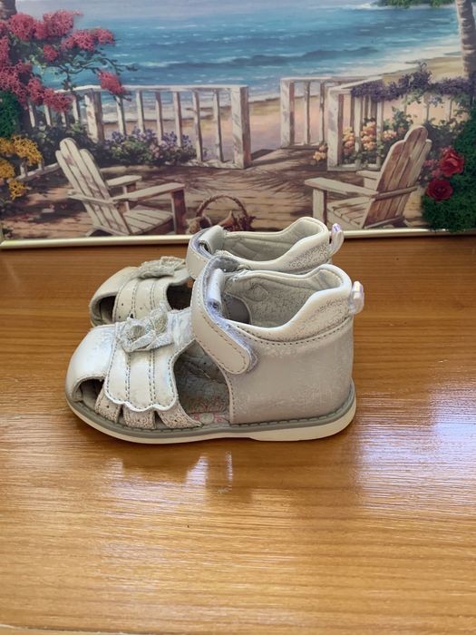 Sandale fetite, Nr 22 + cadou