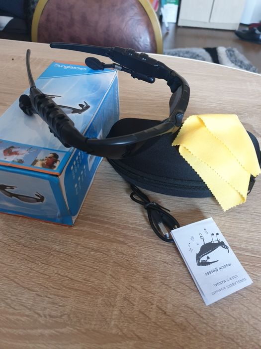 Ochelari de soare cu bluethoot. Casti si microfon