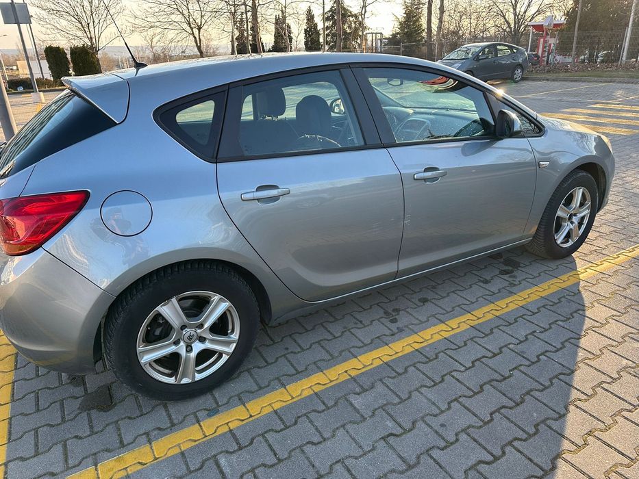 Опел Астра 1.7 cdti