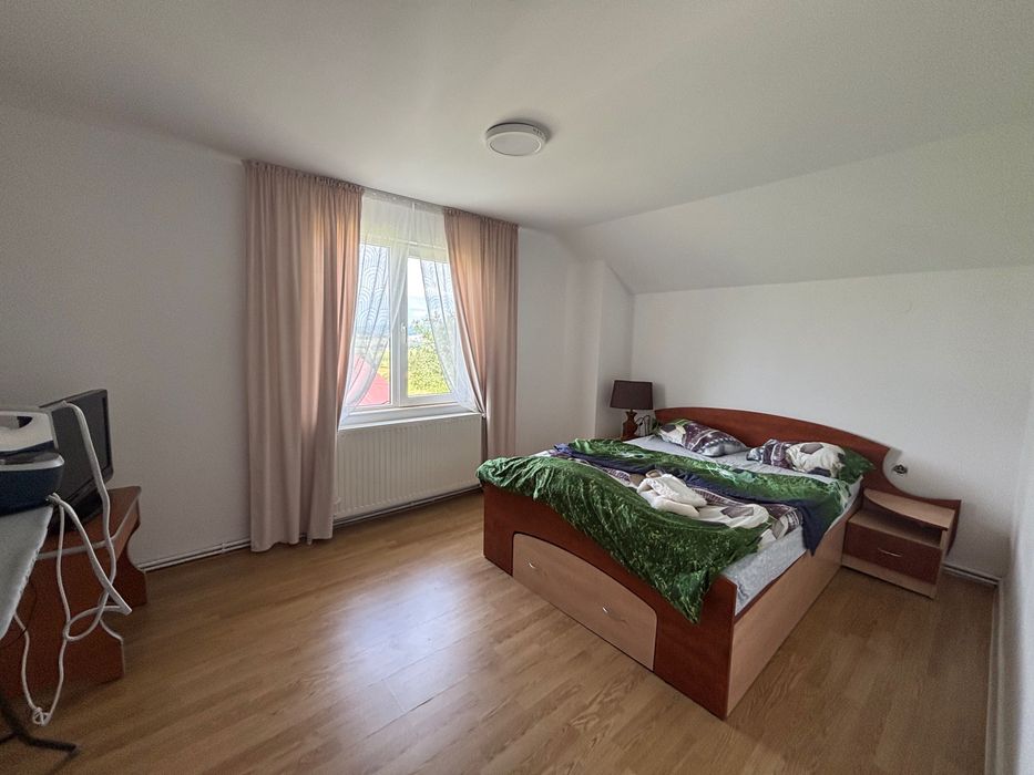 Casa la munte P+1 curte 1800mp și anexe la 10 km de Vatra Dornei