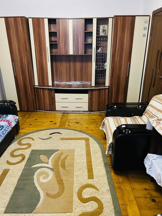 Închiriez apartament