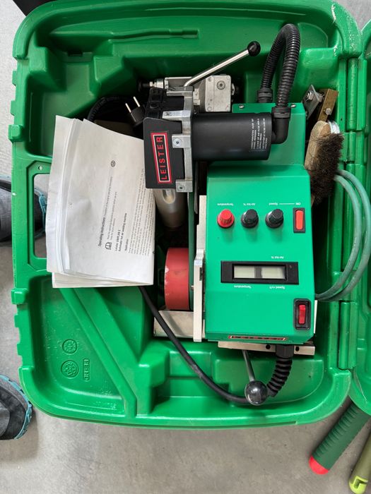 LEISTER Uniplan Автомат с горещ въздух за заваряване на тенти, винили