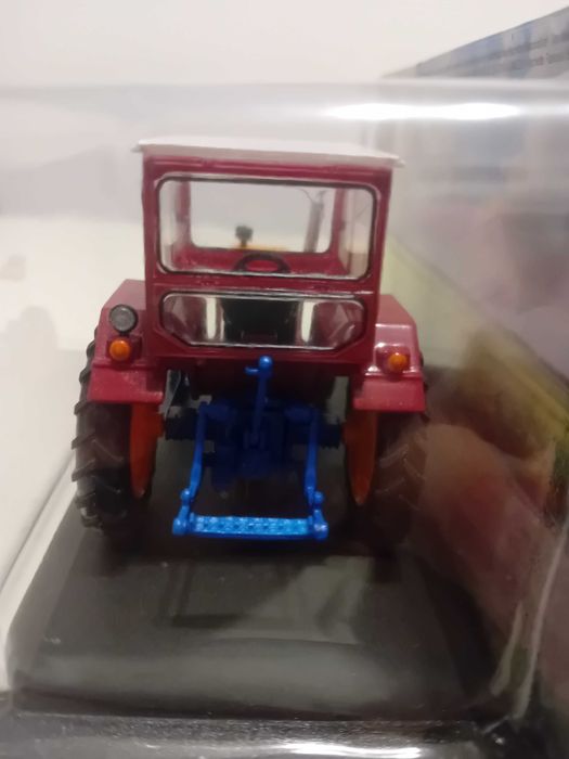 Machetă Tractor UTB-650