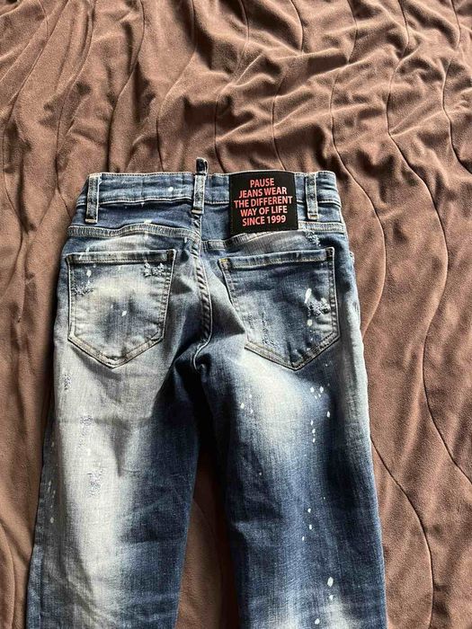 Продавам дамски дънки pause