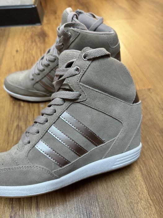 Кроссовки adidas