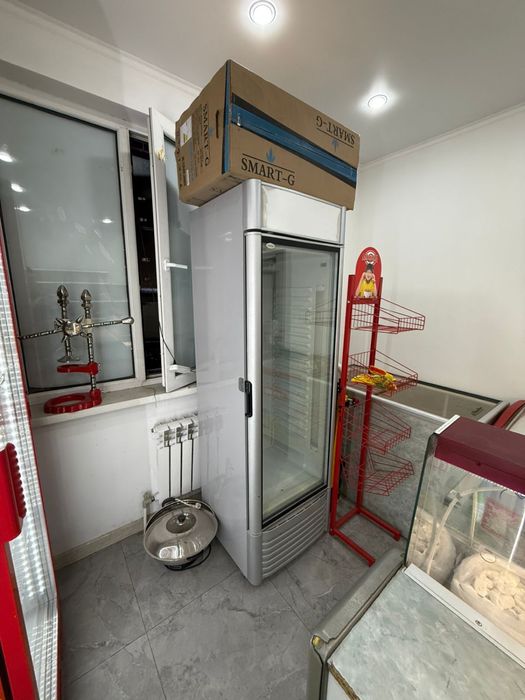 Витринный холодильник