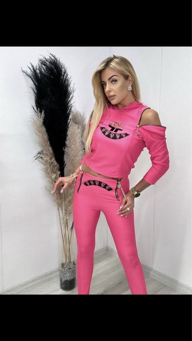 Двойка, спортивный костюм!