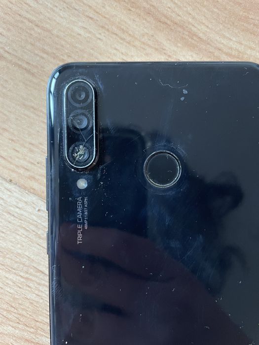 смартфон Huawei P30 Lite