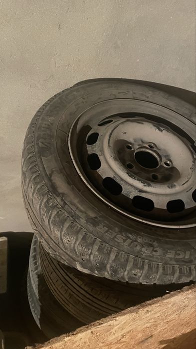 Продам шины 4шт (Bridgestone Япония) с дисками! Размер 195/65 R15