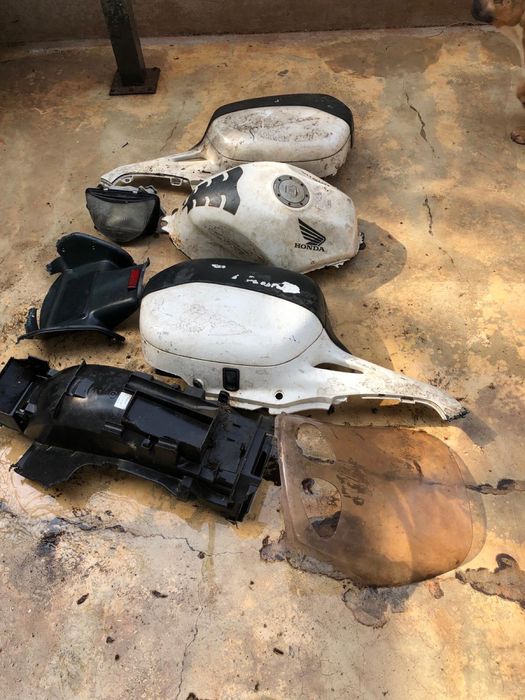 Honda Deauville NT650V (RC47)