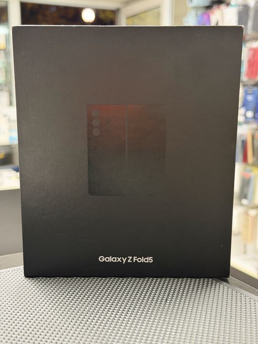 Samsung Galaxy Z Fold 5 Phantom Black 256GB 12GB RAM ЧистоНов 2г Гаранция