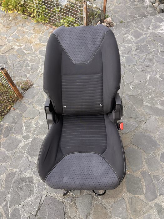 Scaune față Renault Clio 2017