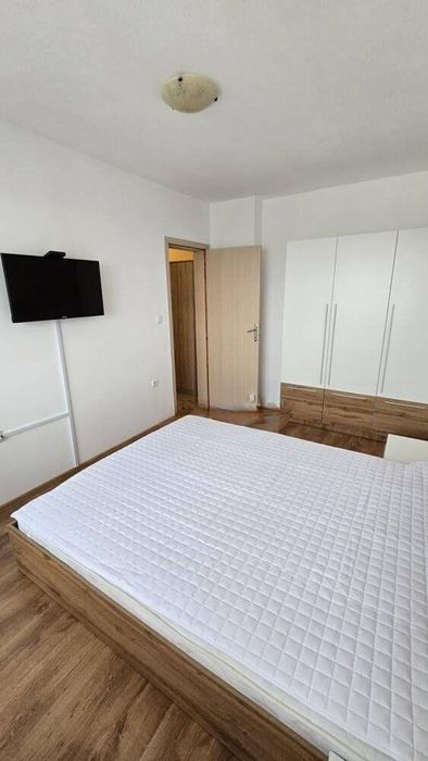 Дава се под наем Тристаен апартамент в Бургас, Меден рудник - зона Б - 70 кв.м за 382.5 € - Снимка #4