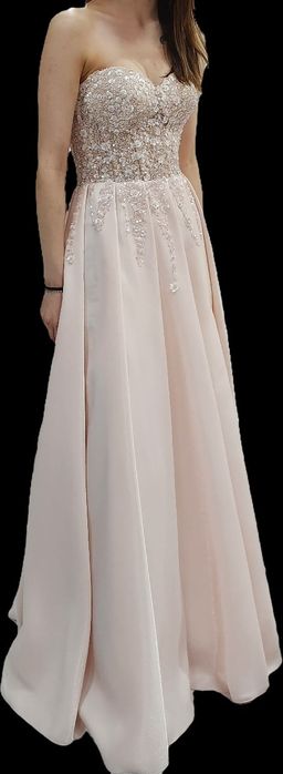 Абитурентска рокля