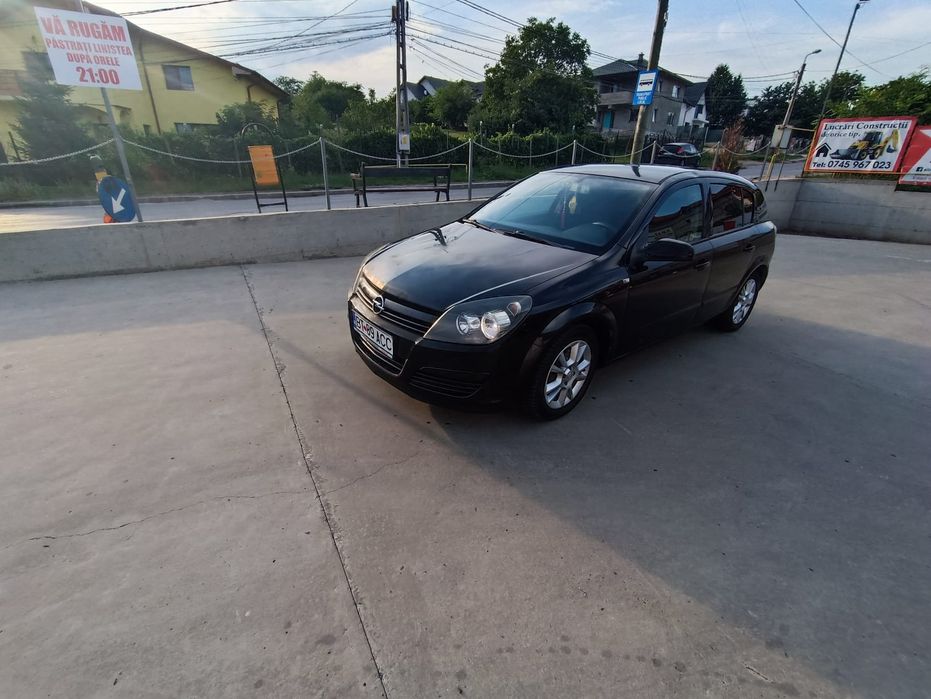 Opel Astra H 1.6  hatchback 
Anul: 2005