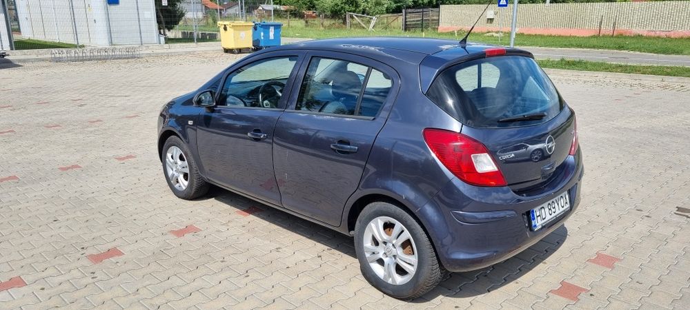 Opel Corsa 1.3 CDTI -2009-6 trepte-Clima