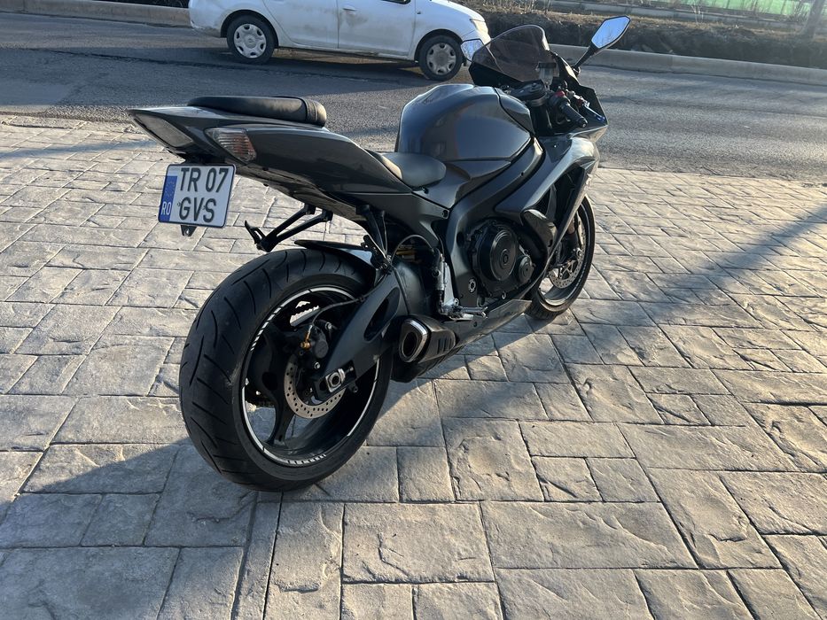 Suzuki GSXR-750 K7