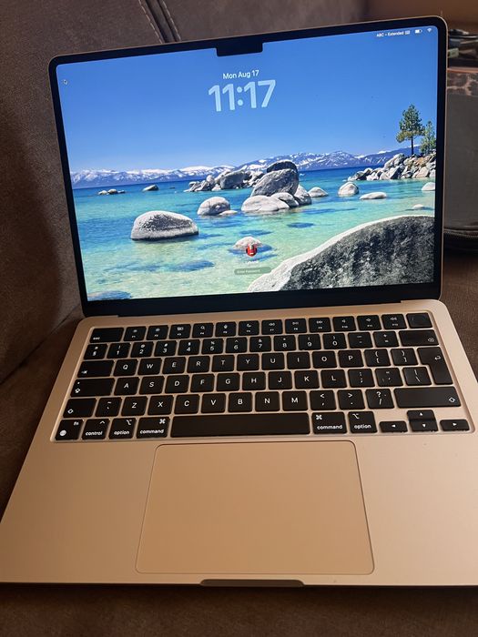 Macbook Air M2 Перфектен