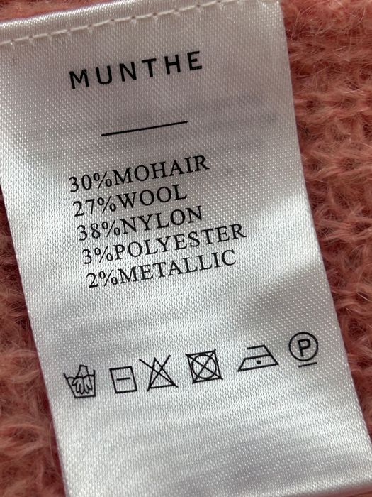 Munthe топъл мек светло роза пуловер