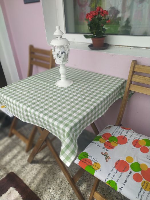 Покривка за квадратна маса