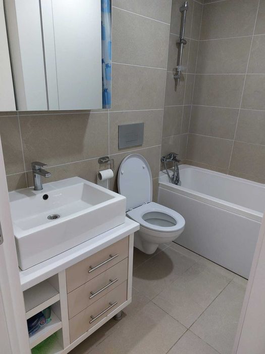 Apartament 2 camere  de vanzare Cosmopolis