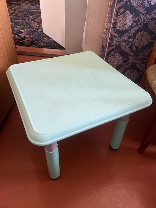 Десткий стол Со стульчиком вместе