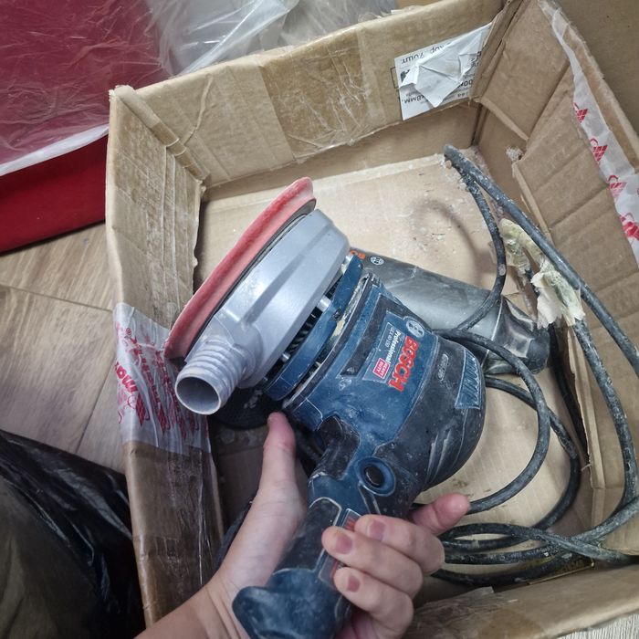 Продам шлифовальную машину Бош