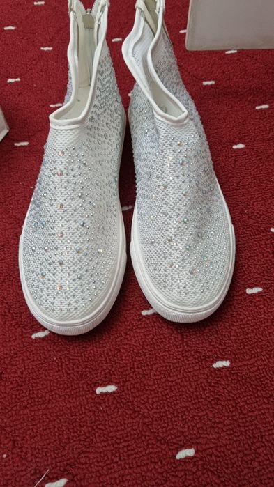 Продам женскую обувь 39р.