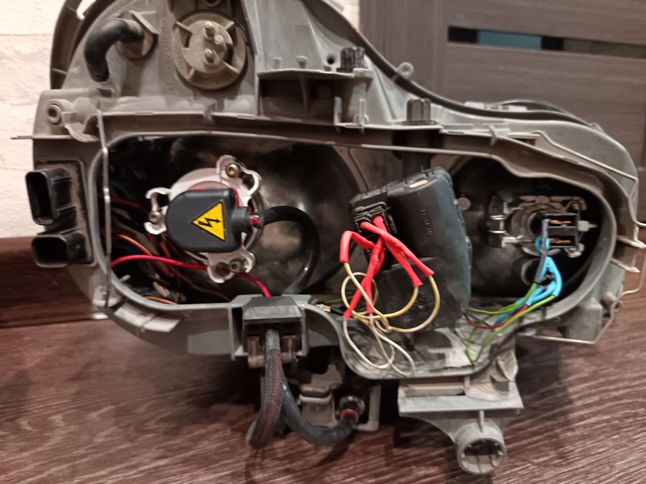 W210 фары ксенон..