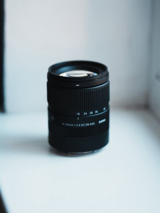 Obiectiv Sigma 18-50mm F2.8 DC DN Sony E
