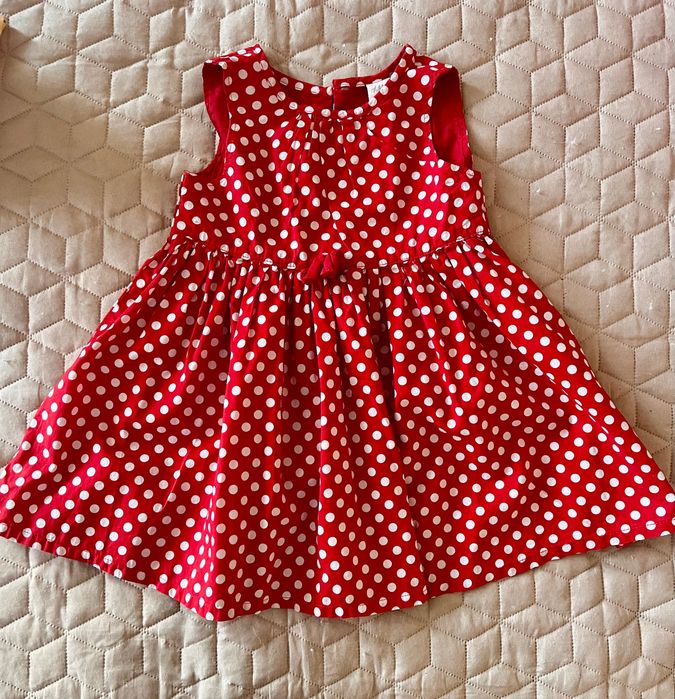 Продавам 2  рокли и гащеризон - 92 р-р и подарявам 2 рокли