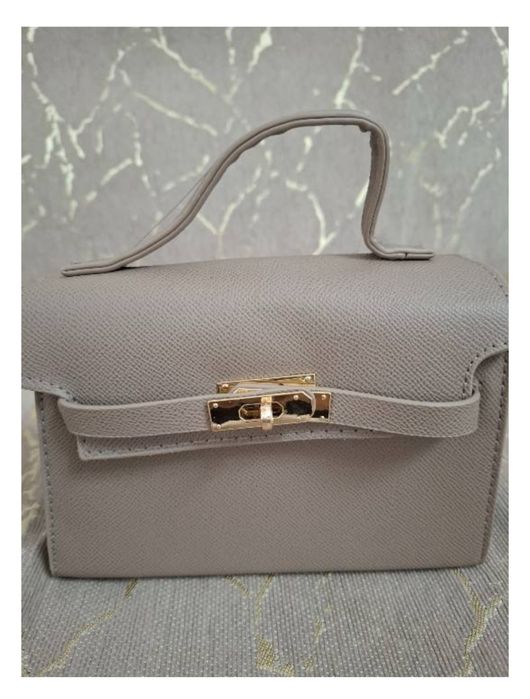 Женская сумка бежевая