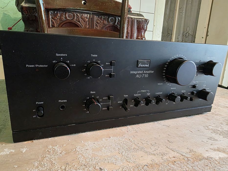 Amplificator Vintage Sansui AU-710