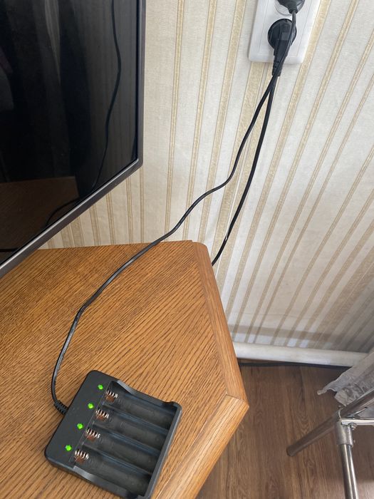 Заряжатель для батареек