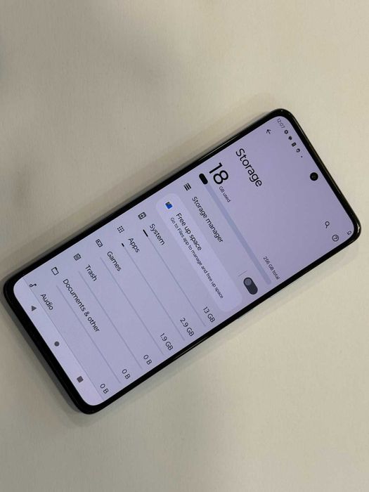 Motorola G72 – 256GB / 8GB RAM