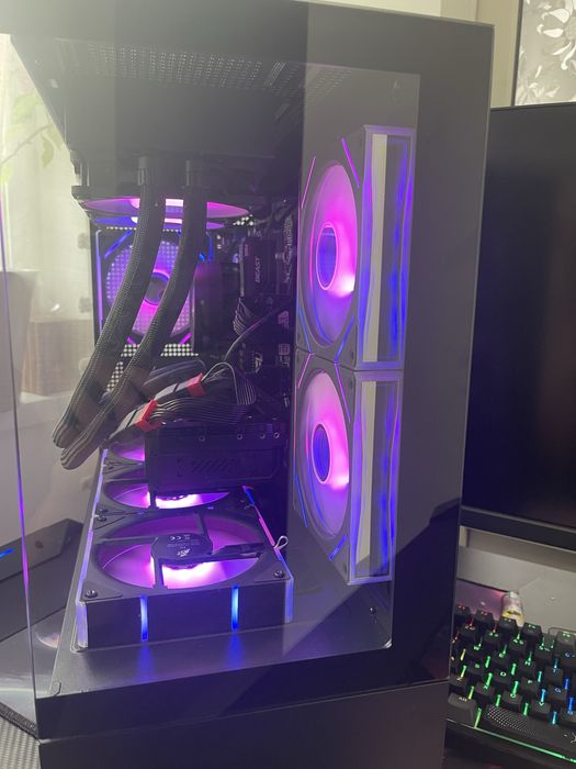 Gaming PC I5 12600k RTX 4070 Super 32GB RAM/4 TB stocare