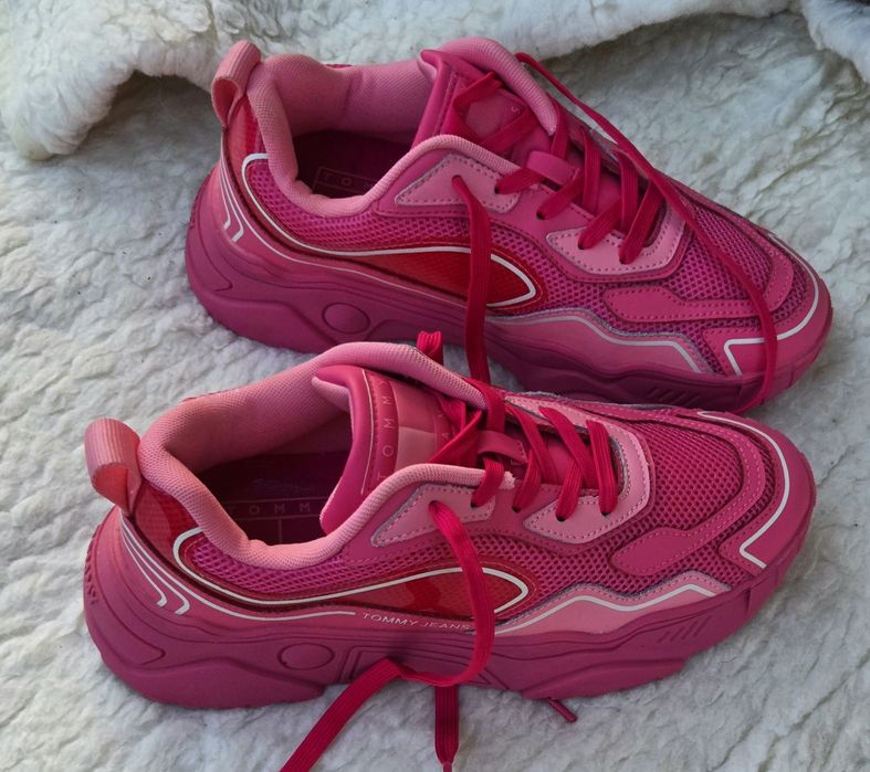 Tommy Hilfiger оригинални дамски сникърси 38 номер