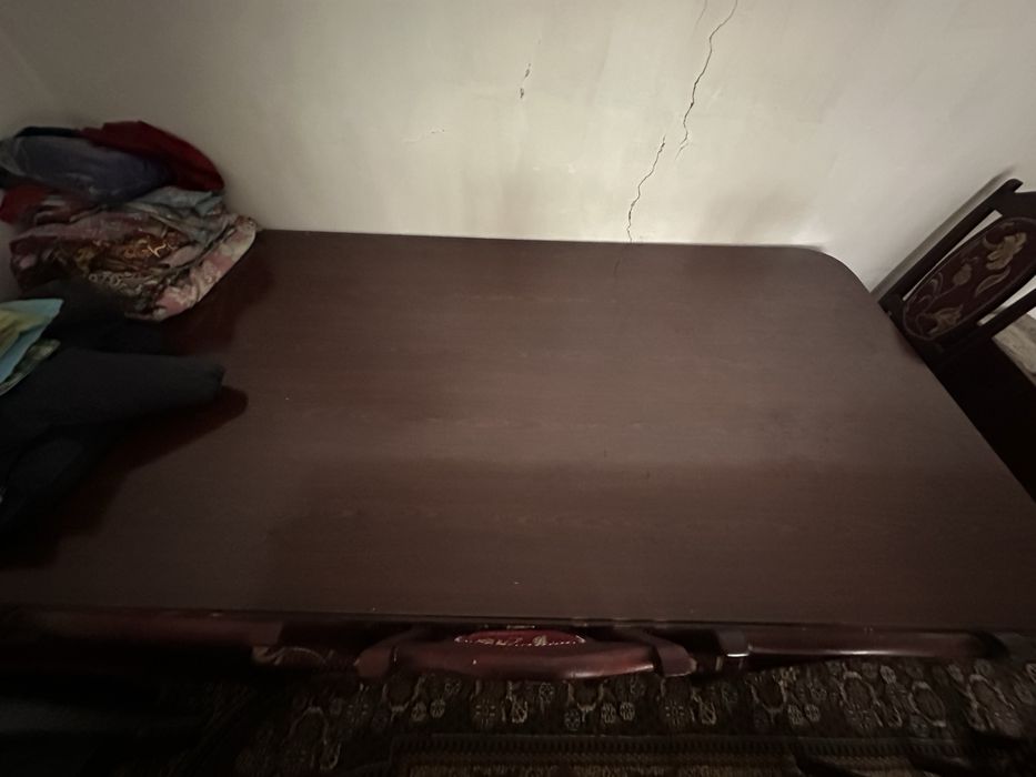 Стол для зала со стульями