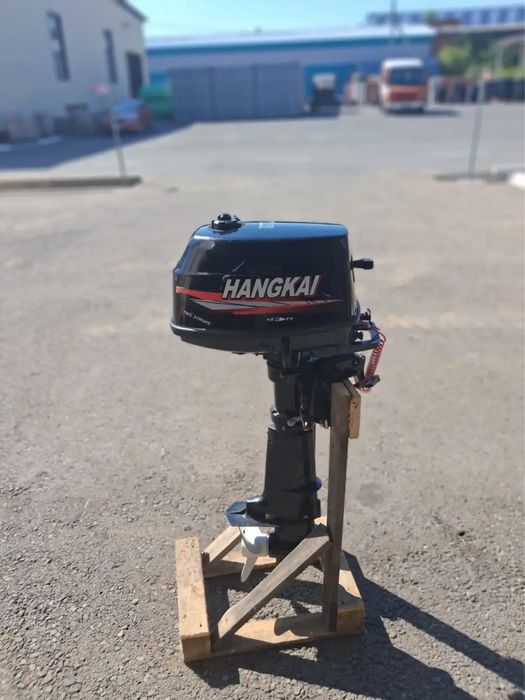 Продам бензиновый мотор для лодки