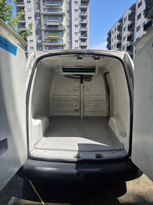 Volkswagen Caddy Frigorifică 2008 – 3.000 €